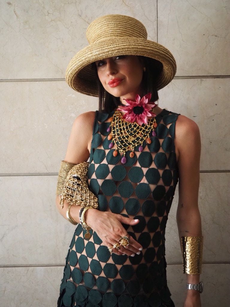 Paula, la invitada vizcaína que deslumbró en una boda en Madrid embarazada y con transparencias