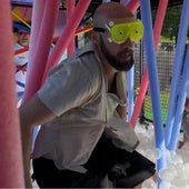 Una piscina de bolas con obstáculos y gafas de submarinismo, la mayor atracción del BBK Live