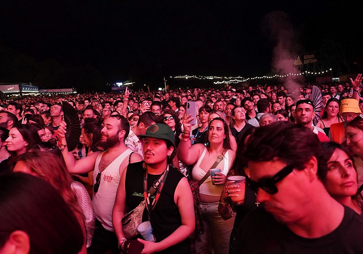 Público disfrutando anoche del concierto de Kylie Minogue.