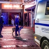 Tres detenidos y un herido tras una pelea con lanzamiento de botellas en el Casco Viejo de Vitoria