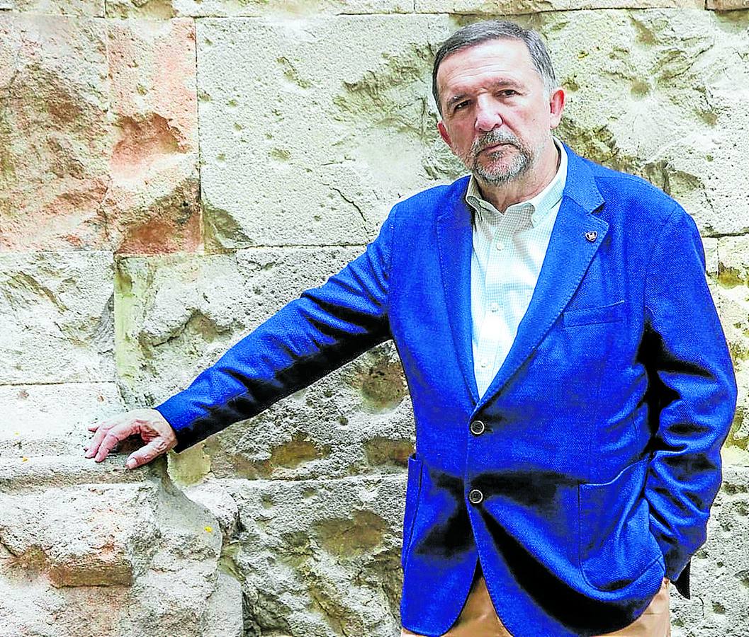 La trayectoria narrativa del escritor barcelonés Sergio Vila-Sanjuán gira en torno a su ciudad.