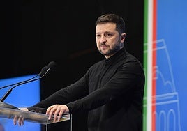 Volodymyr Zelensky en la conferencia sobre la recuperación de Ucrania en Roma.