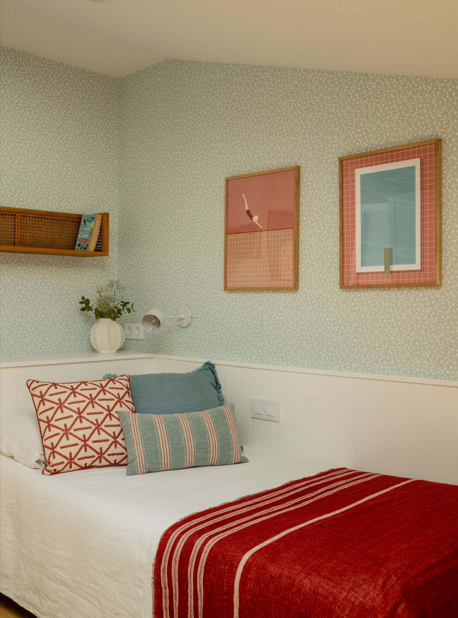 De Bilbao a la costa: un hogar luminoso y marinero en Sopela para una familia con dos hijas adolescentes