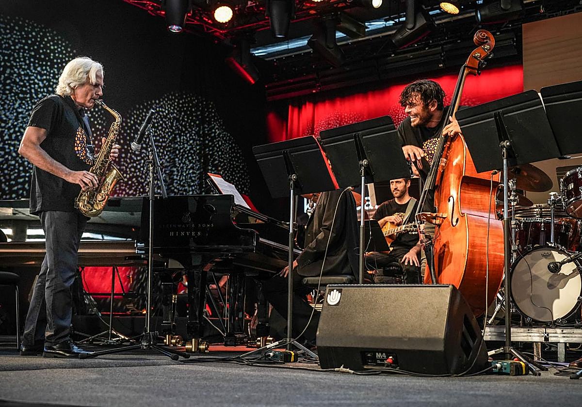 La Clasijazz Orchestra, durante su interpretación.