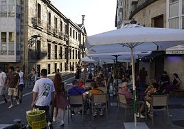 Dos inspectores municipales controlarán 600 veladores en Vitoria