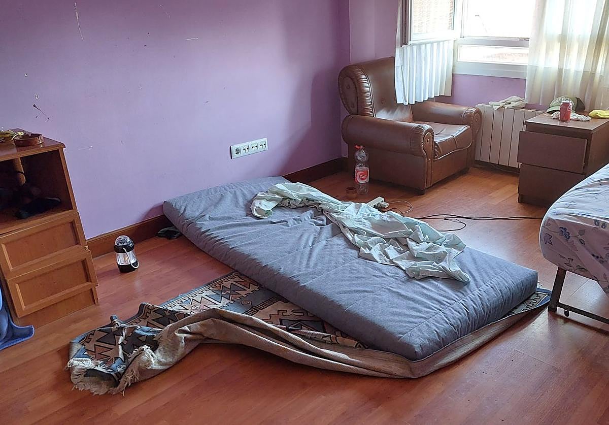 Imagen principal - Imágenes de la recuperación del piso violentado.