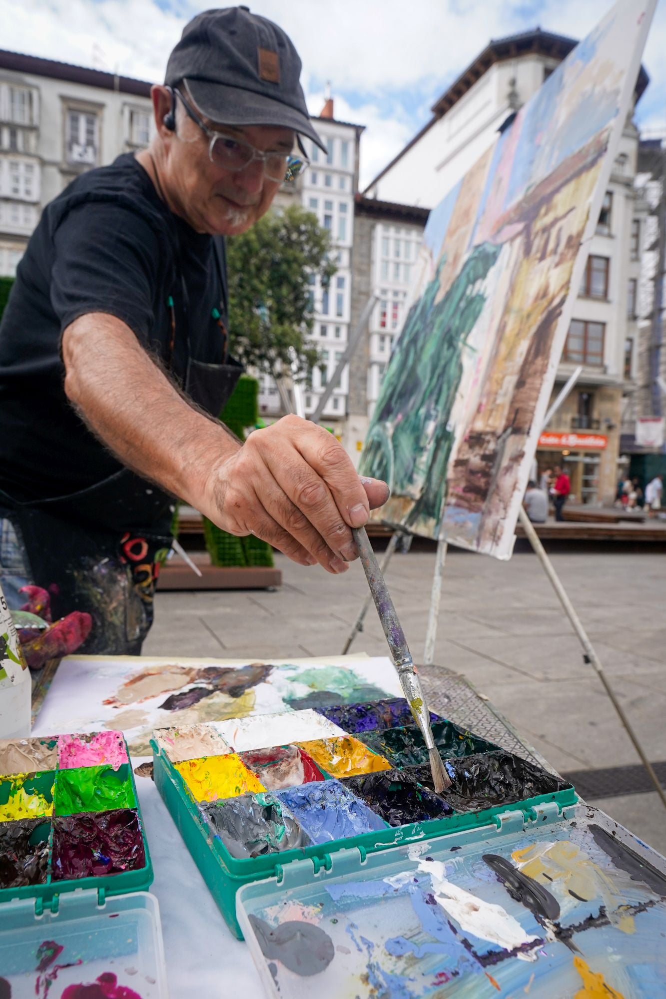 La pintura toma las calles de Vitoria
