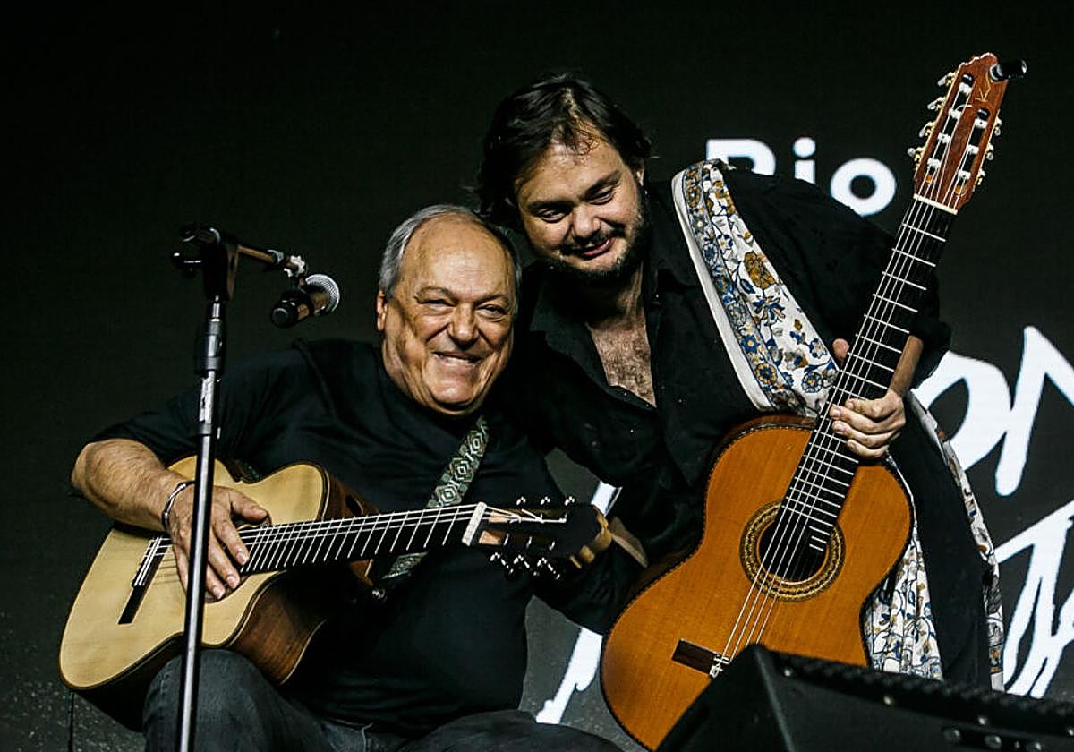 Toquinho y Yamandu Costa cerrarán esta noche en Mendizorroza el Festival de Jazz con ritmos brasileños.