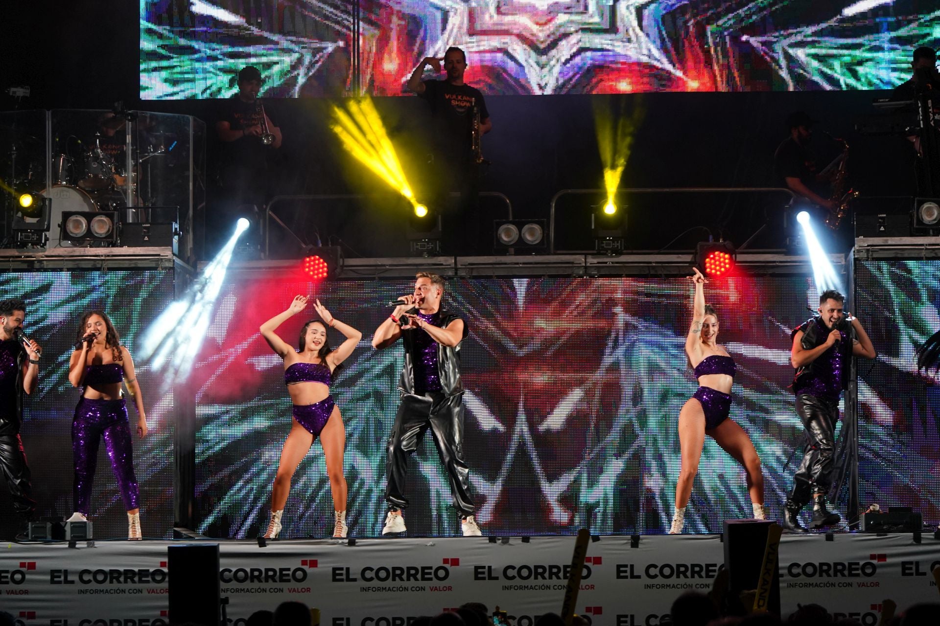 Las mejores imágenes del show de la orquesta Vulkano en Santurtzi