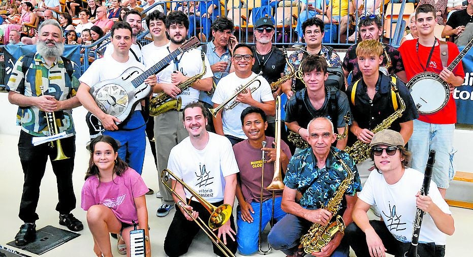 La banda Southside reunió a diferentes músicos para poner banda sonora al preámbulo de la clausura del festival.