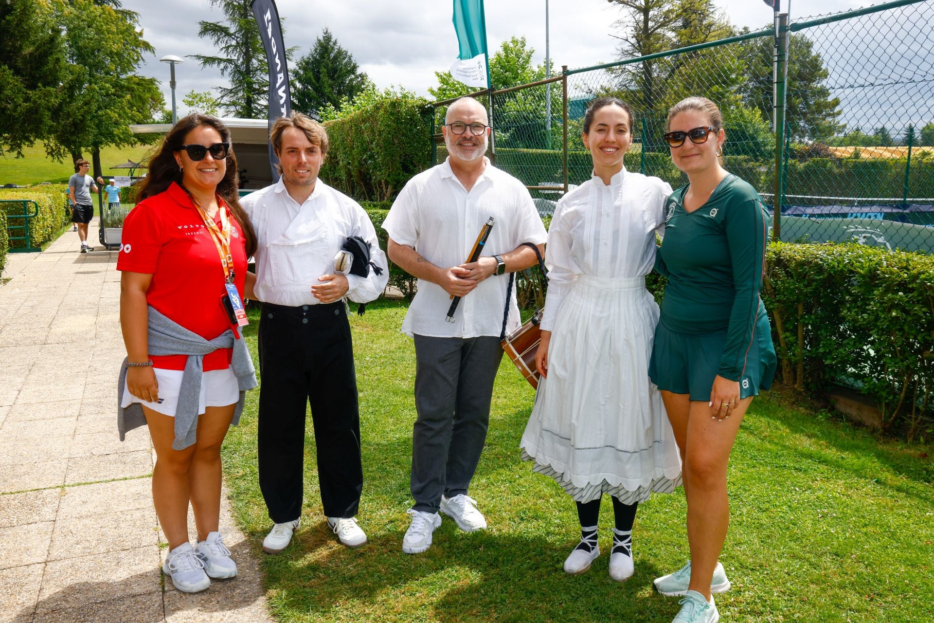 Marta Besga, Iker Sanz, Eneko Espino, Marina Eskisabel y Cira Ruiz de Ocenda.