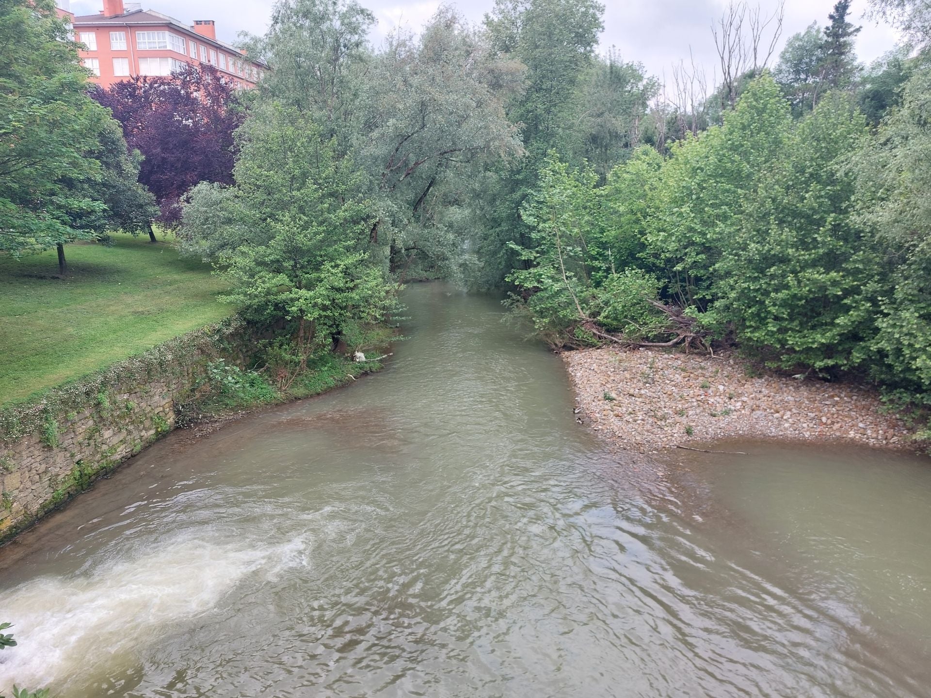 Imagen del río Ibaizabal entre Durango e Iurreta, en el puentes que separa ambos municipios.