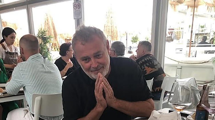 Pablo Carbonell aprovecha su actuación en Laredo para darse un festín: «Tenéis que venir»