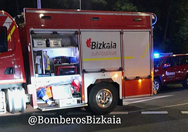 Muere una motorista de 57 años tras colisionar con un autobús en Loiu