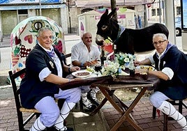 Txambra, Felipe y Artza, de la cuadrilla Batasuna, han comido con Tamames.