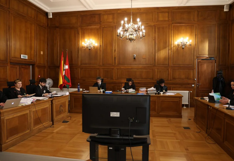 La Audiencia de Gipuzkoa condena a un profesor de surf a 71 años de cárcel por abusar de once menores