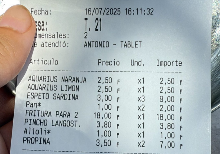Cobran siete euros de propina «obligatoria» y estalla la polémica en redes