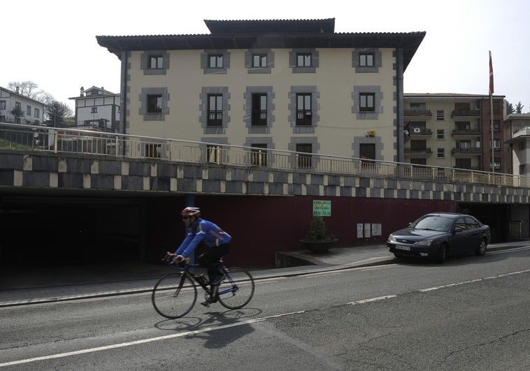 La Diputación reclama a Alonsotegi 921.000 euros que un exalcalde desvió a dos constructores de forma irregular