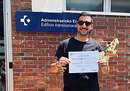 El influencer asturiano que triunfa en redes y que ha conseguido plaza en Osakidetza