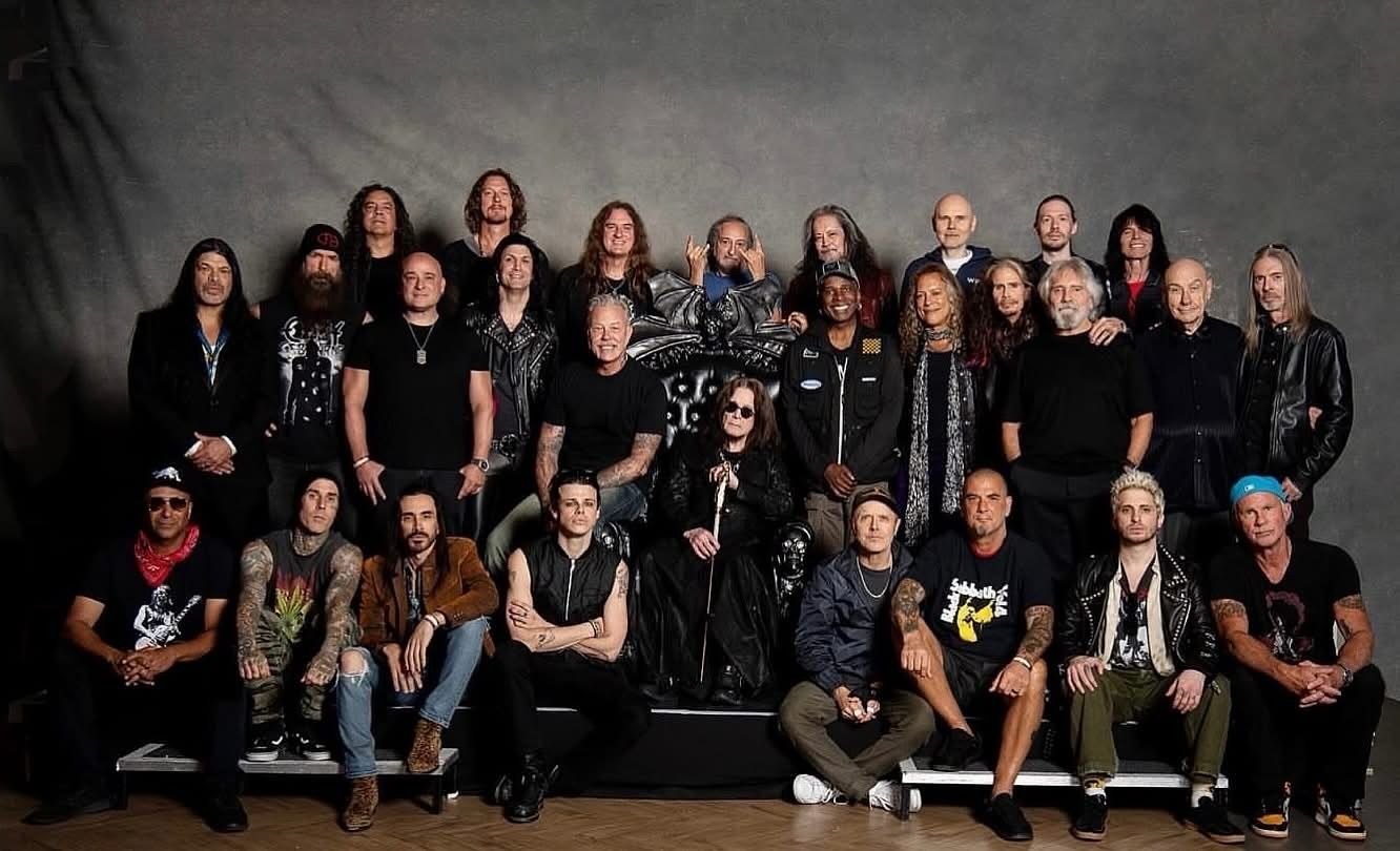 Foto de familia del concierto de despedida del 5 de julio.