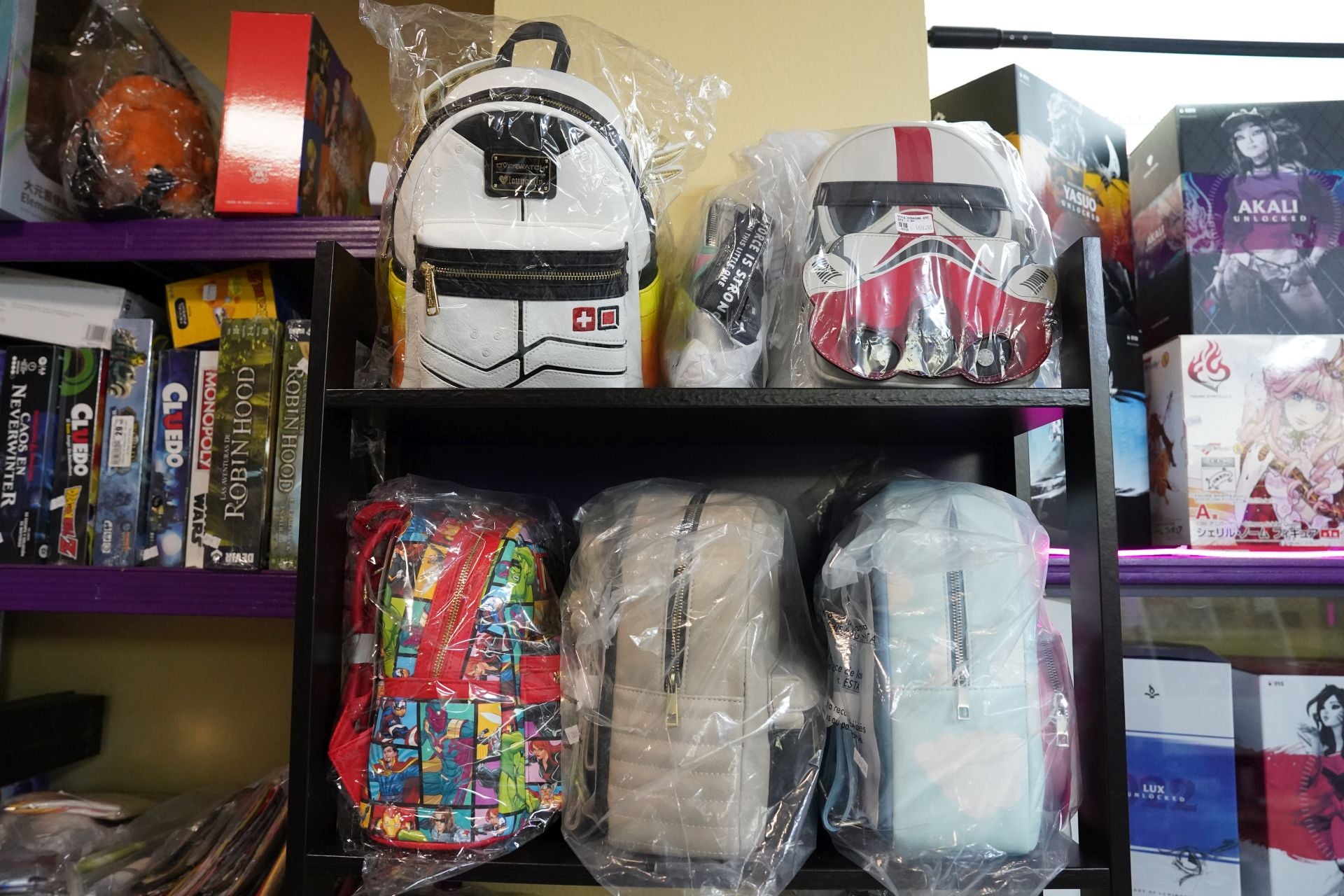 La nueva tienda friki de Ziortza en Santutxu, un paraíso para los amantes de la cultura japonesa