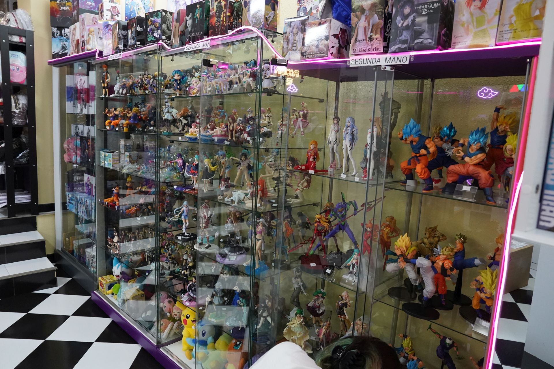 La nueva tienda friki de Ziortza en Santutxu, un paraíso para los amantes de la cultura japonesa