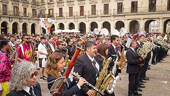 Así han sonado las multitudinarias dianas