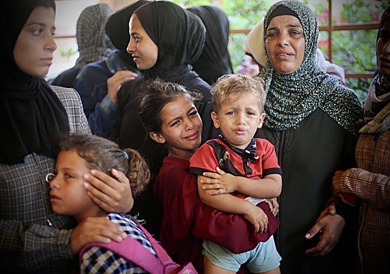 En Gaza, UNRWA ofrece educación, salud y servicios de salud mental, socorro y servicios sociales, microcrédito y asistencia de emergencia a las personas refugiadas de Palestina.