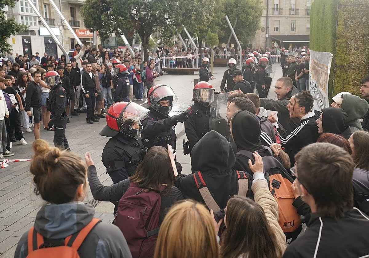 La Ertzaintza disolvió el miércoles una acampada no comunicada de GKS en Vitoria.