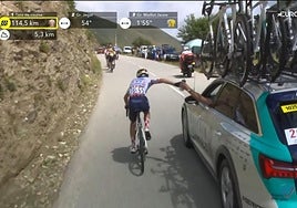 Lenny Martínez, sancionado en el Tour de Francia por agarrarse demasiado tiempo a una botella