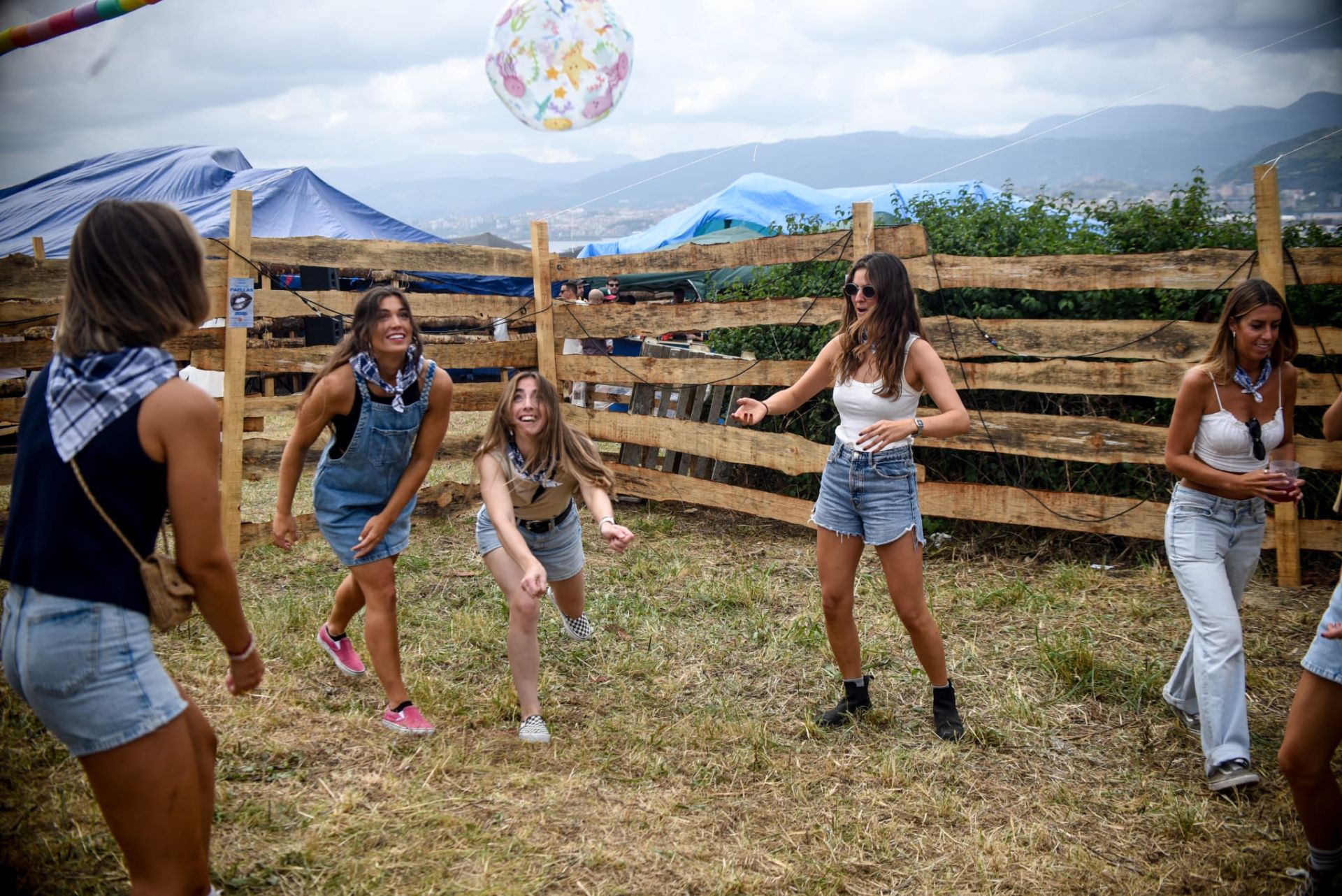 La imágenes del ambiente festivo en Aixerrota