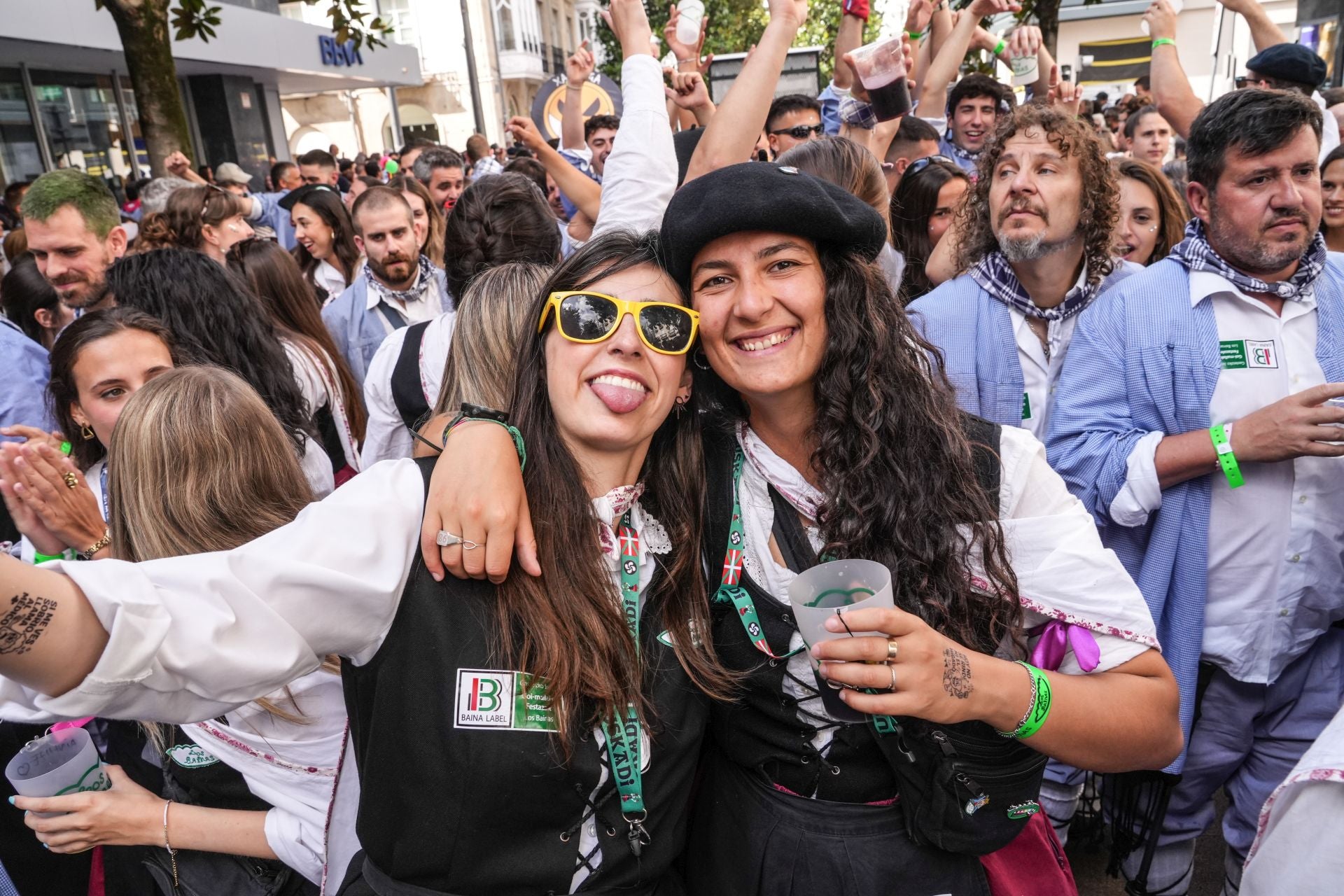 Búscate en el paseíllo de blusas y neskas de Vitoria