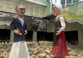 Las figuras de el Marinero y la Carguera en el Museo de Reproducciones antes de Aste Nagusia.