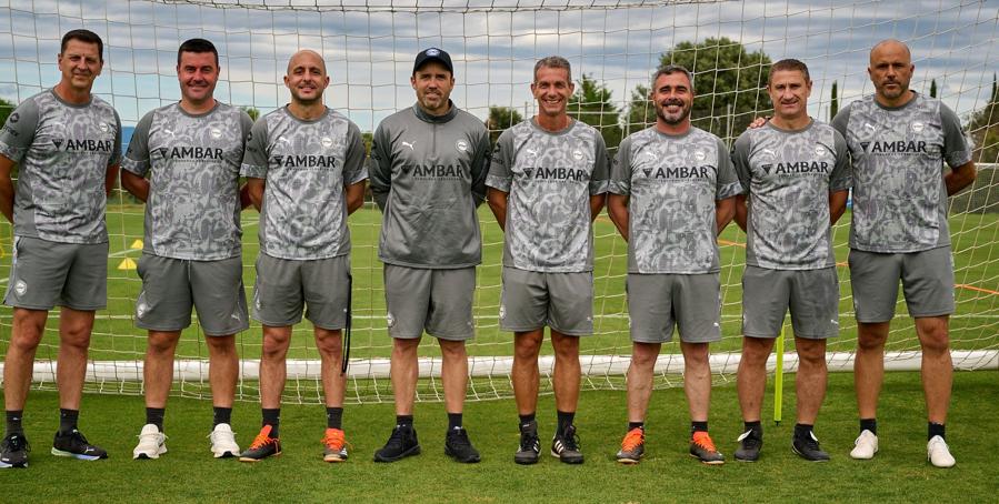 De izquierda a derecha: Nenad Njaradi, Jon Zubillaga, Guido Cretari, Chacho Coudet, Octavio Manera, Carlos Fernández, Pato Graff y Javi Barbero.