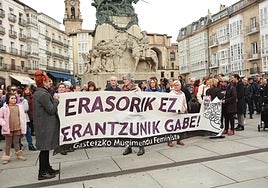 Concentración contra la violencia machista en la Virgen Blanca.