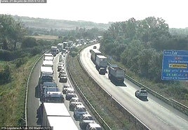 Finalizan las retenciones en la A-1 por la avería de un camión a la altura de Lopidana, en Vitoria