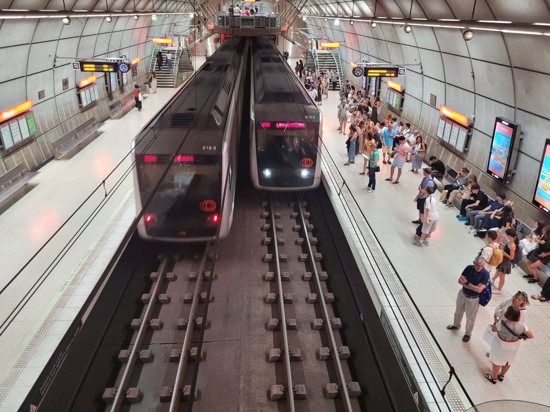 Una avería técnica provoca retrasos en el metro dirección Etxebarri