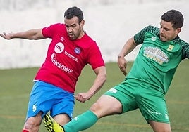 Juan Antonio Pérez Rodríguez, de rojo, era el capitán de la UD Guarromán.