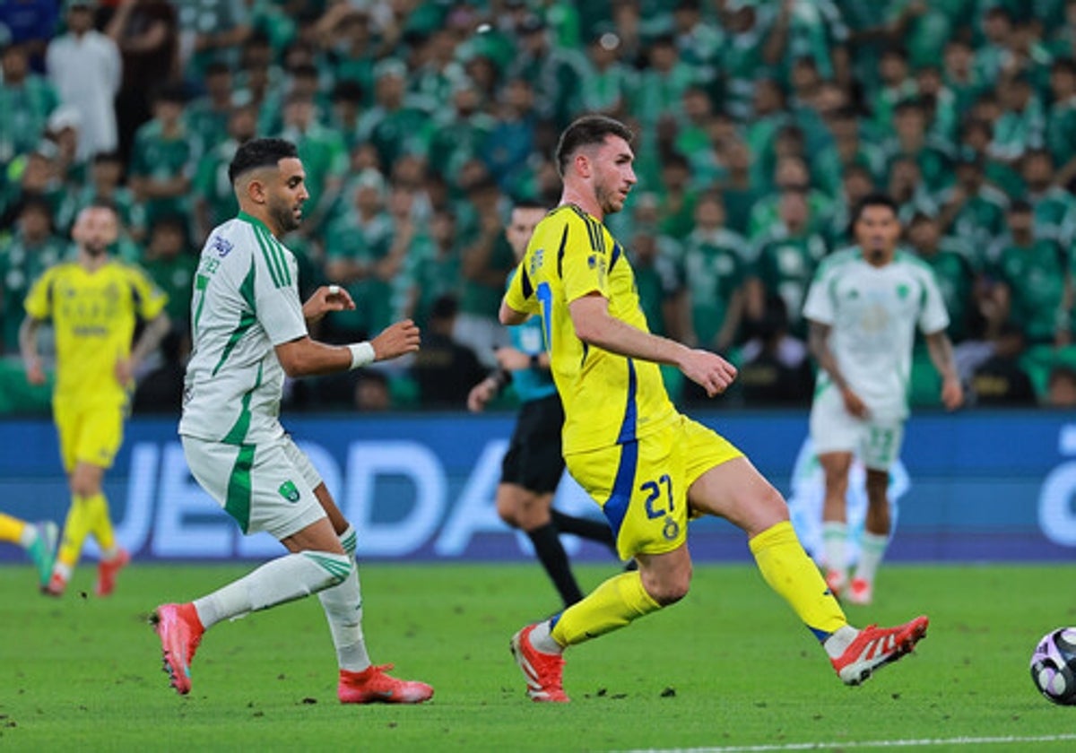 Aymeric Laporte en un partido de la Liga saudí.