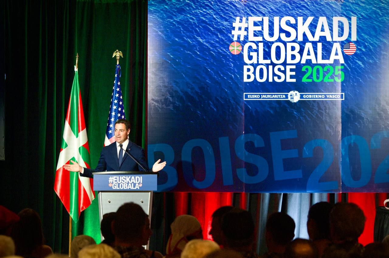 Premio al profesor Carmelo Urza, el padre del programa de intercambio de estudiantes entre EEUU y Euskadi