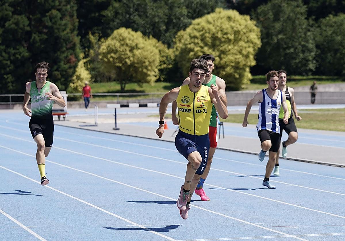 Markel Fernández, plata y nuevo récord de Euskadi de 400 metros.