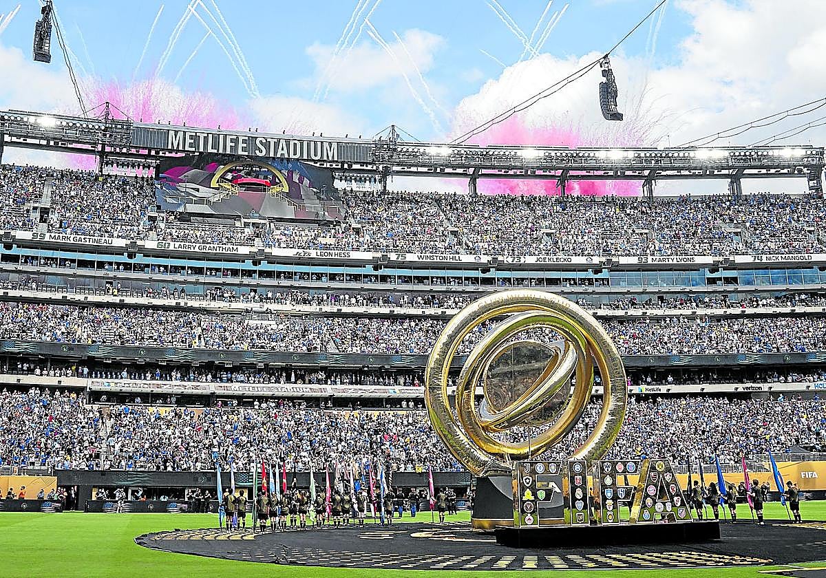 Ceremonia previa a la final del Mundial de Clubes, que ha apretado aún más el calendario futbolístico.