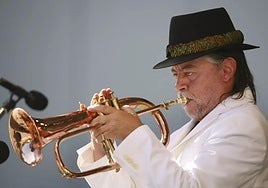 El trompetista Chuck Mangione.