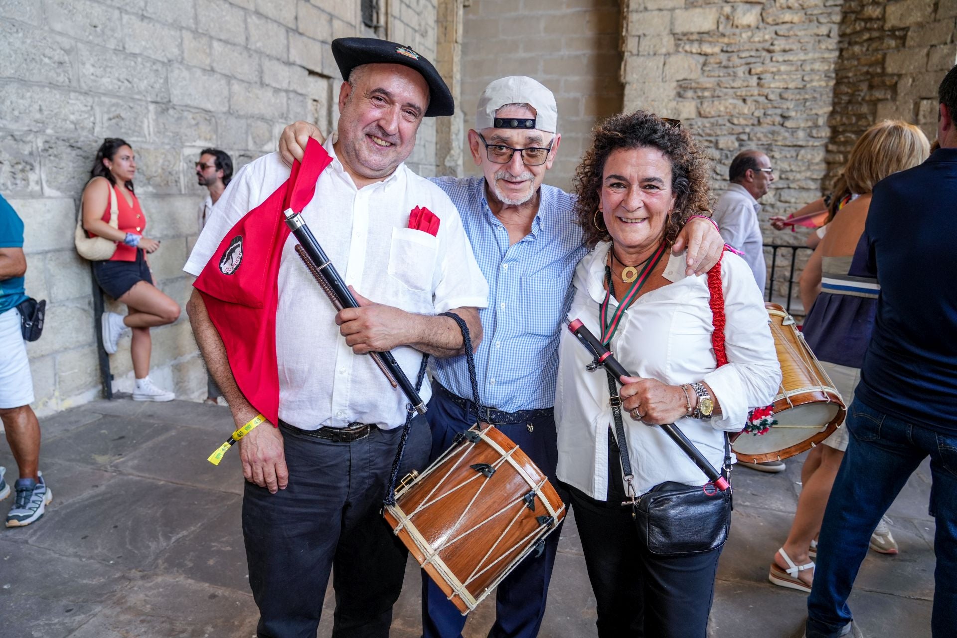 Mikel Delika, Jesús Mari Alegría 'Pinttu' y Jone Zamarbide.