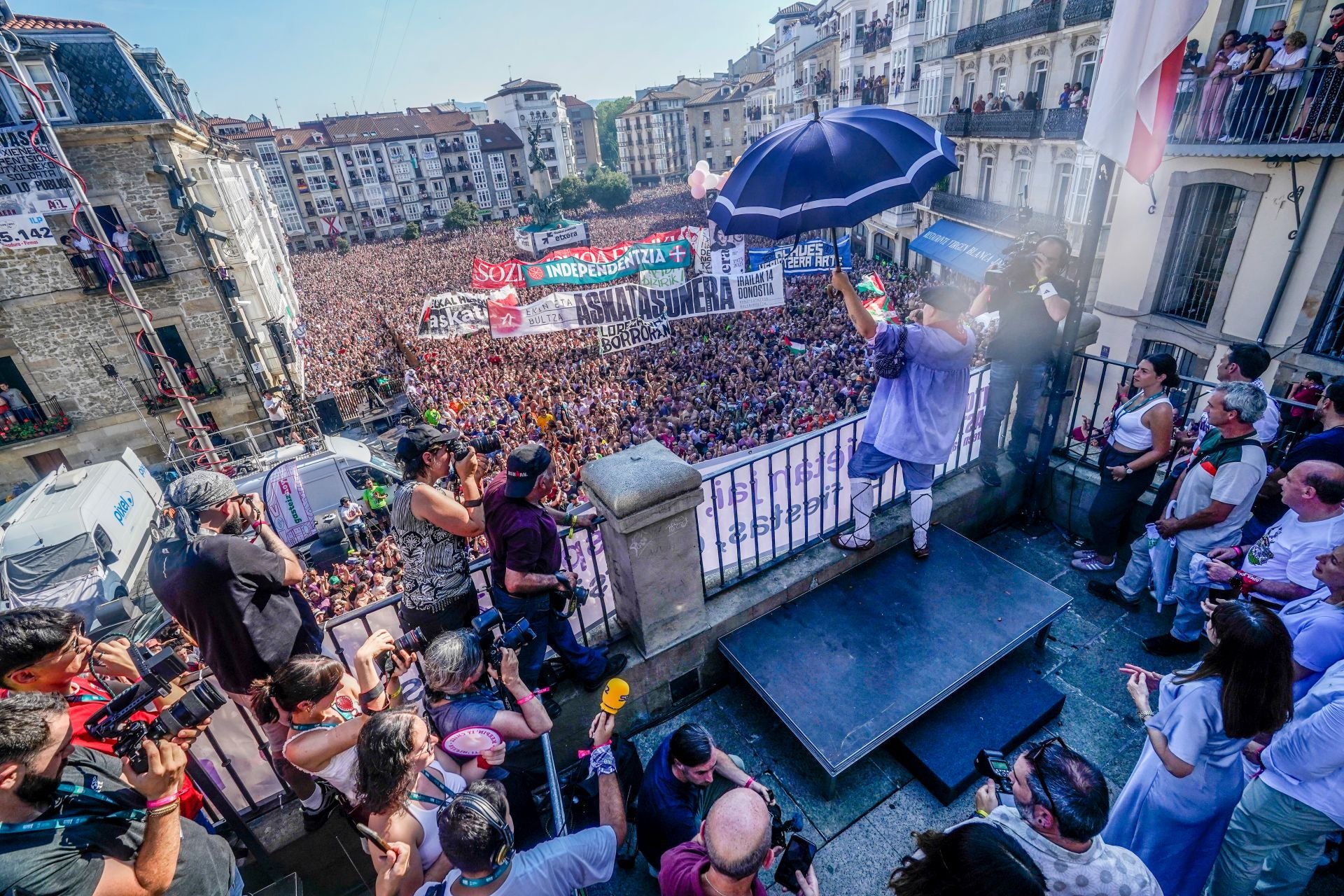 La bajada de Celedón en imágenes