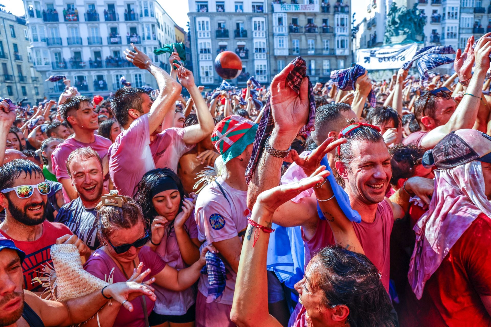 La bajada de Celedón en imágenes