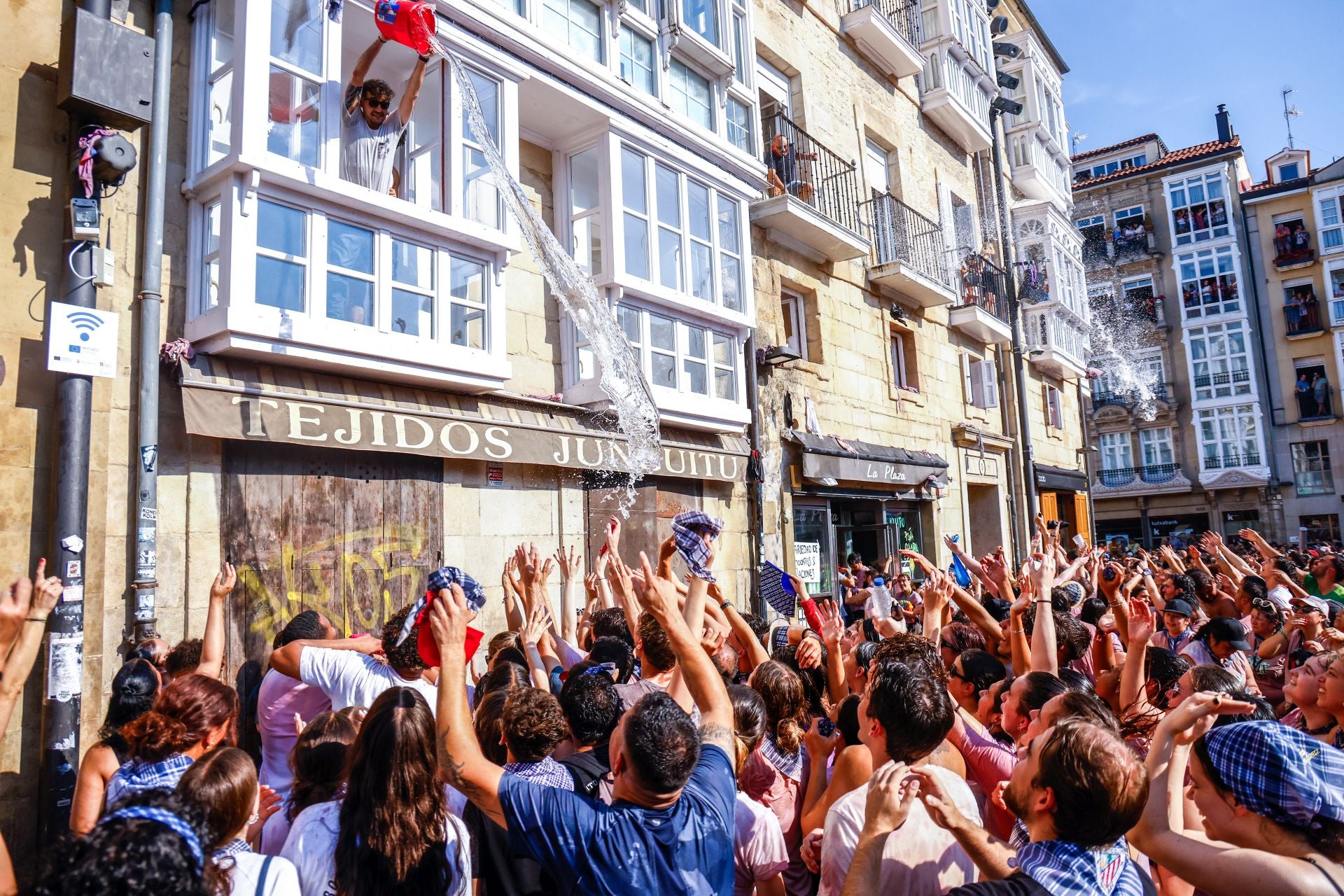 La bajada de Celedón en imágenes