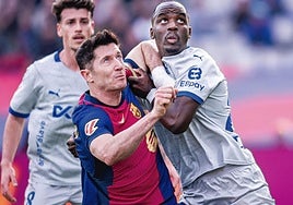 Coudet explora la versatilidad de los laterales, a la espera de un central