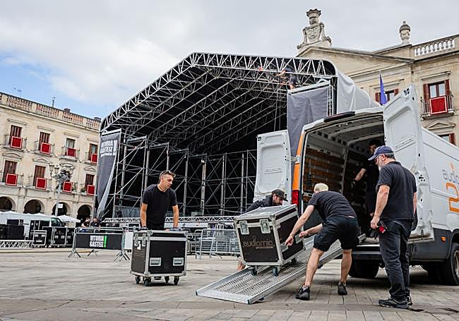 La plaza de España, lista para los conciertos.