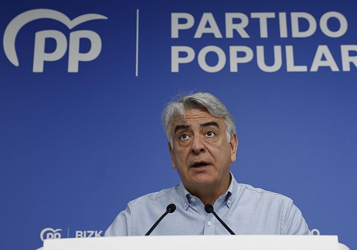 El presidente del PP vasco, Javier de Andrés, en una comparecencia reciente.